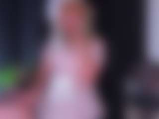 Live cam show with DorotiCasino - New Teen (18+) on CamwithHer