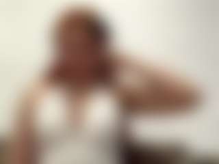EleonoreHawkey's Live Sex Cam Show