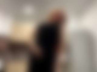 EleonoreHawkey's Live Sex Cam Show