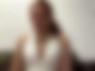 EleonoreHawkey's Live Sex Cam Show