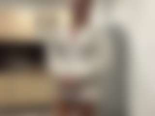 Live cam show with EleonoreHawkey - Amateur on Camsoda