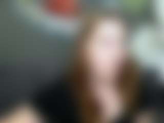 Live cam show with ElizabethGlow - Green Eyes on AdultVida.com