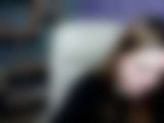 Live cam show with ElizabethGlow - Small Ass on CamwithHer