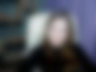 Live cam show with ElizabethGlow - Submissive on livesuperchat.net
