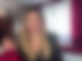 Live cam show with Stella - Blonde Hair on Camsoda