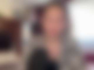 Live cam show with Stella - Camel Toe on liverealitysex.com