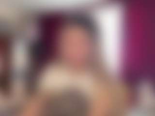 Live cam show with Stella - Average on Camsoda