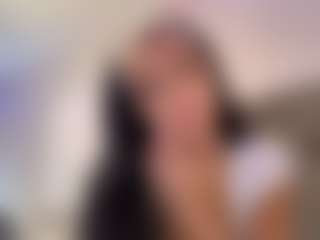 Live cam show with Noelle Bailey - Bi on camgirlchat.live