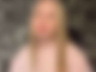 RoslynMiernik's Live Sex Cam Show