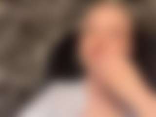 RoslynMiernik's Live Sex Cam Show