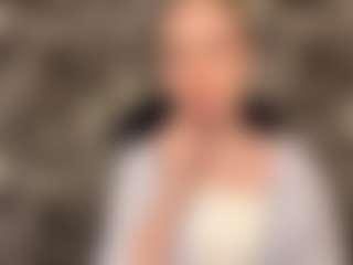 Live cam show with RoslynMiernik - Teen (18+) on pussylord.com