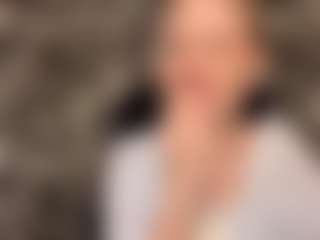 Live cam show with RoslynMiernik - Camel Toe on slutload