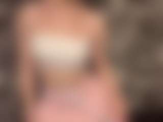 Live cam show with RoslynMiernik - Shower on Hubzter Live