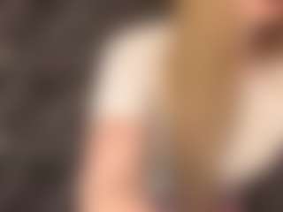 RoslynMiernik's Live Sex Cam Show