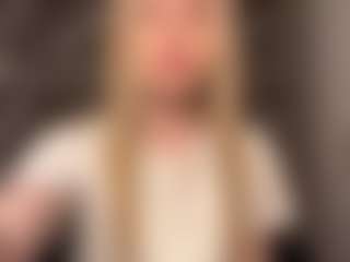 RoslynMiernik's Live Sex Cam Show