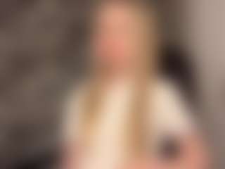 RoslynMiernik's Live Sex Cam Show