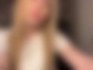 Live cam show with RoslynMiernik - Thin on Uber Horny