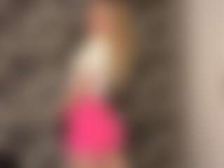 Live cam show with RoslynMiernik - Oil on milfzrlive.com