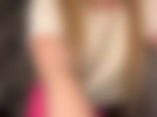 RoslynMiernik's Live Sex Cam Show