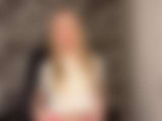 RoslynMiernik's Live Sex Cam Show