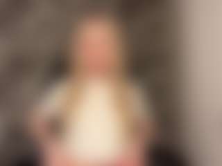RoslynMiernik's Live Sex Cam Show
