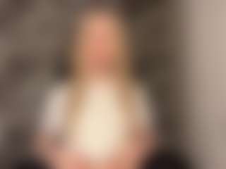 RoslynMiernik's Live Sex Cam Show