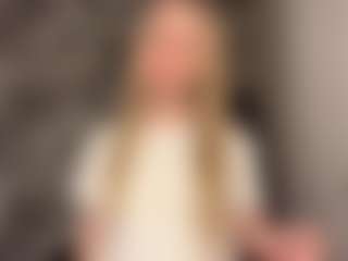 Live cam show with RoslynMiernik - Blue Eyes on Uber Horny