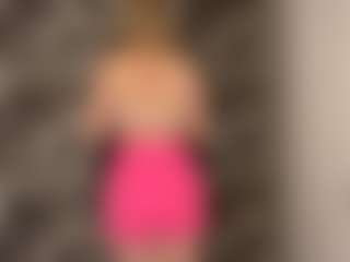 RoslynMiernik's Live Sex Cam Show