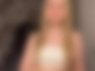 RoslynMiernik's Live Sex Cam Show