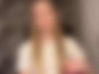 RoslynMiernik's Live Sex Cam Show
