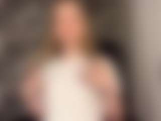 RoslynMiernik's Live Sex Cam Show