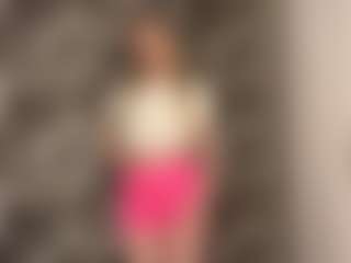 Live cam show with RoslynMiernik - Striptease Teen (18+) on sexylivex.com