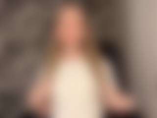RoslynMiernik's Live Sex Cam Show