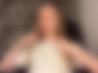 Live cam show with RoslynMiernik - Pornstar Skinny on live18s.com