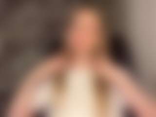 RoslynMiernik's Live Sex Cam Show