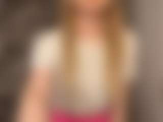 RoslynMiernik's Live Sex Cam Show