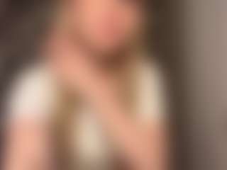 RoslynMiernik's Live Sex Cam Show