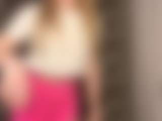 RoslynMiernik's Live Sex Cam Show