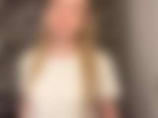 Live cam show with RoslynMiernik - Oil on instabang