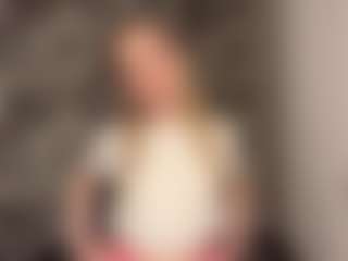 RoslynMiernik's Live Sex Cam Show