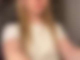 RoslynMiernik's Live Sex Cam Show