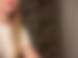 RoslynMiernik's Live Sex Cam Show