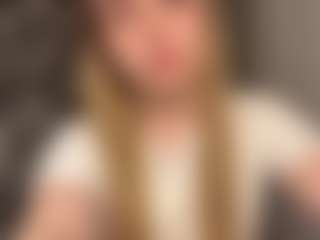 RoslynMiernik's Live Sex Cam Show
