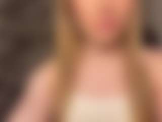 RoslynMiernik's Live Sex Cam Show