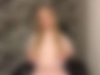 RoslynMiernik's Live Sex Cam Show