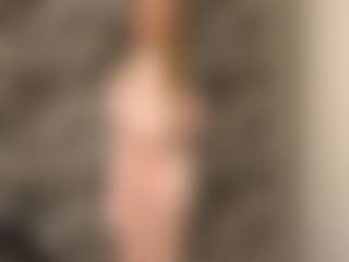RoslynMiernik's Live Sex Cam Show