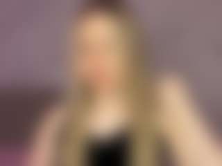 Live cam show with RoslynMiernik - Athletic Cosplay on Camsoda