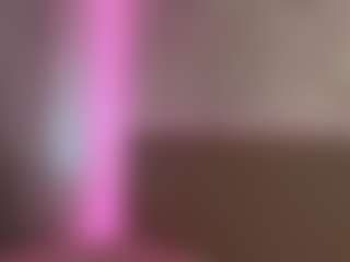 Live cam show with RoslynMiernik - Shaved Pussy on Camsoda