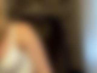 Live cam show with RoslynMiernik - Erotic on Fling VIP Chat