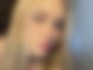 Live cam show with RoslynMiernik - Thin on CamClone